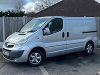 VAUXHALL VIVARO