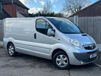 VAUXHALL VIVARO